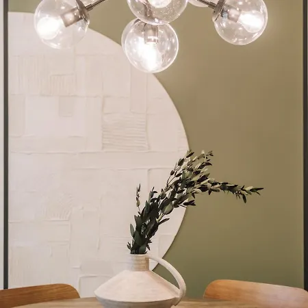 Farol - 1 Bedroom With Pool In Areeiro Appartamento Lisbona