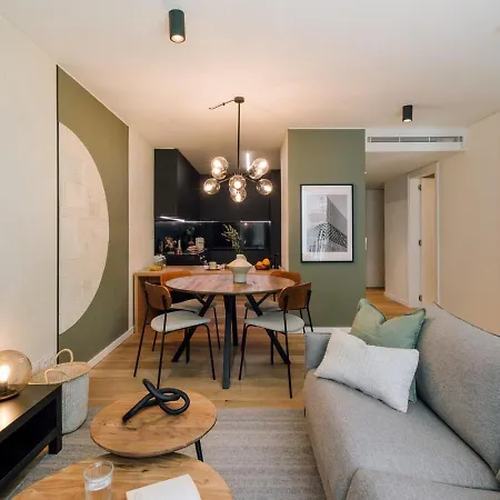 Farol - 1 Bedroom With Pool In Areeiro